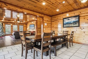 Dining - Spacious*Private Pool*Home Theater*Close to Pigeon Forge (PIGEON FORGE)
