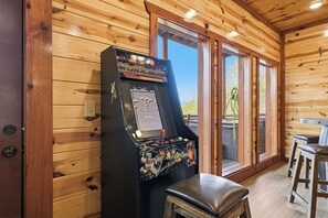 Games room - Spacious*Private Pool*Home Theater*Close to Pigeon Forge (PIGEON FORGE)