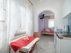 Studio (Comfort Studio Apartment with Balcony) | Private kitchen