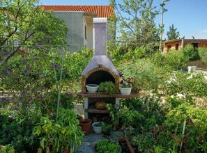 BBQ/picnic area - Apartments Milka Vodice (Vodice)