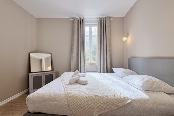 3 Schlafzimmer, Reisekinderbett