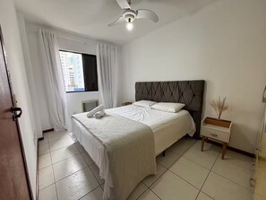 Iron/ironing board, WiFi - 2 Bedrooms with 2 Parking Spaces - 400m from the Beach BC (Balneário Camboriú)
