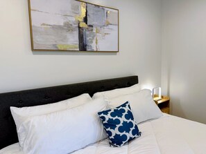 2 bedrooms, iron/ironing board, free WiFi, bed sheets - Newly Built next to Balboa Park, near Little Italy (San Diego)