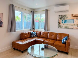 Smart TV - Newly Built next to Balboa Park, near Little Italy (San Diego)