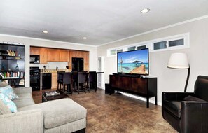 TV, offices - 313 E Bay A | Cozy Bay Cottage near Balboa Village (Newport Beach)