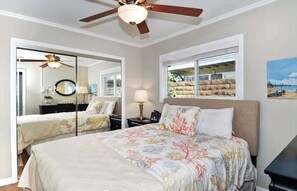 4 bedrooms, iron/ironing board, WiFi, bed sheets - 313 E bay A & B | Balboa Cottage w/ Bay Views from Deck (Newport Beach)