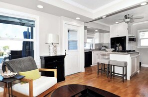 TV, offices - 313 E bay A & B | Balboa Cottage w/ Bay Views from Deck (Newport Beach)