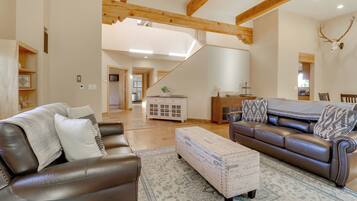 TV, fireplace, books, stereo
