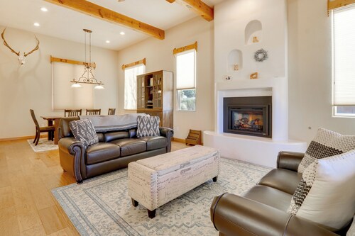 Luxe Desert Retreat w/ Mtn Views in Albuquerque!