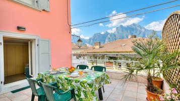 Standard Room, Multiple Bedrooms (Vida Boa King Room) | Outdoor dining