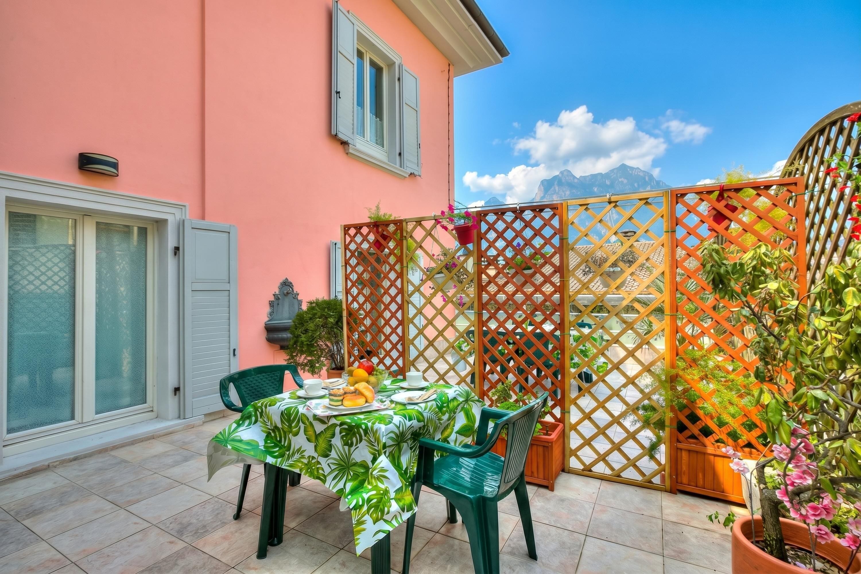Standard Room, Multiple Bedrooms (Vida Boa Queen Room) | Outdoor dining