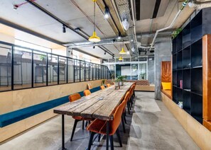 Dining - Student Only Modern Studio at Portobello Near Kensington and Chelsea (London)