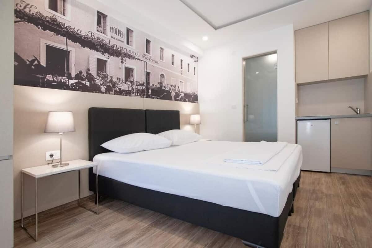 Studio Standar, balkon, pemandangan kota