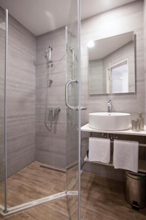 Deluxe Double Room with Extra Bed | 浴室