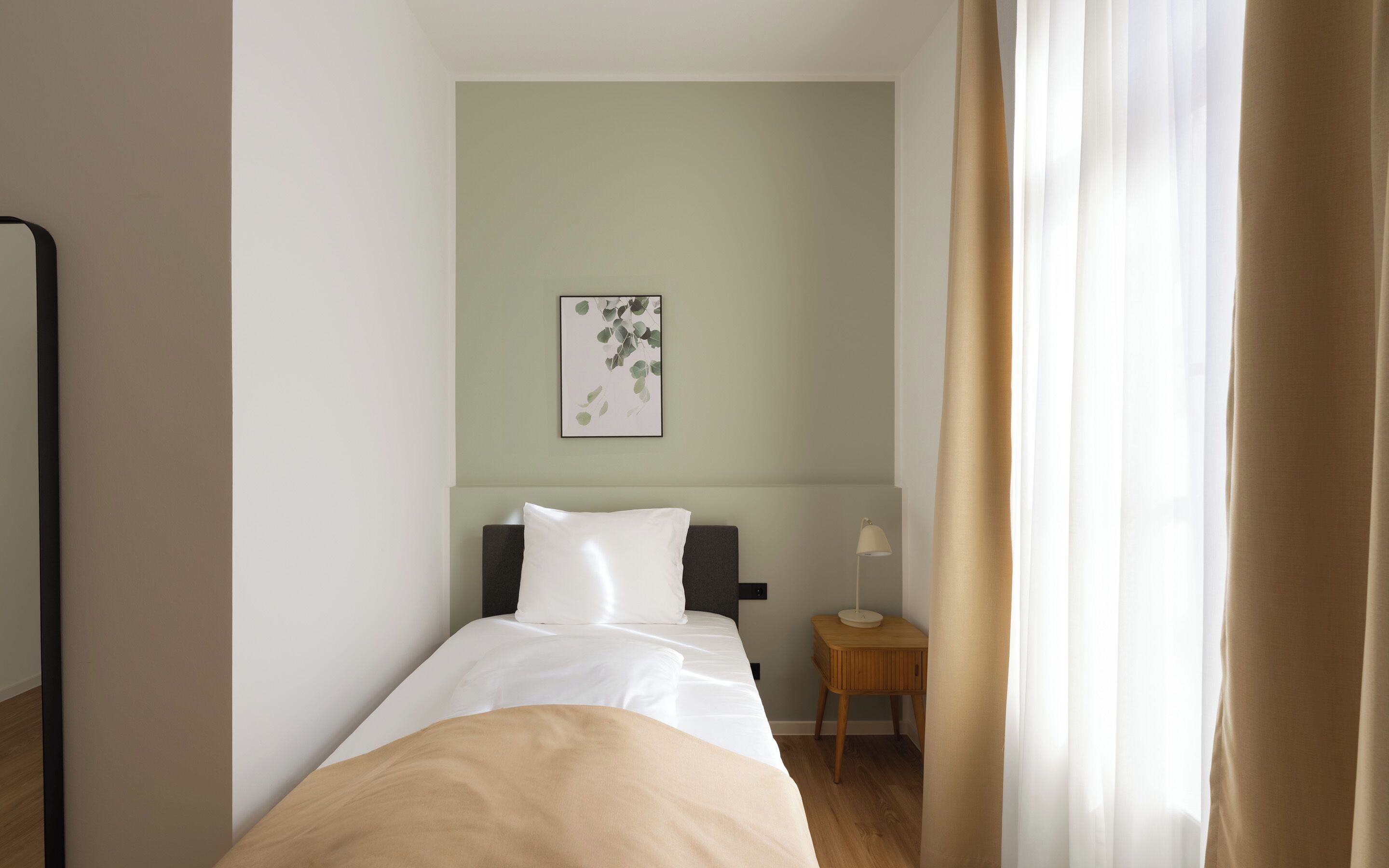 Single Room | Individuell dekoriert, individuell eingerichtet, Schreibtisch