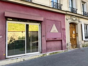 Exterior detail - Bright and quiet studio in Paris (Paris)
