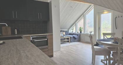 Two cozy cottages, 400 m to the sea | SE09118