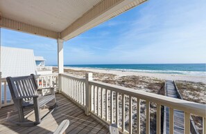 Property grounds - 🪸Beachfront 4BR Home | Community Pool | Gulf Views | Coral Reef East🪸 (Gulf Shores)