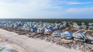 On the beach - 🪸Beachfront 4BR Home | Community Pool | Gulf Views | Coral Reef East🪸 (Gulf Shores)