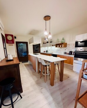 Private kitchen - Charming House with Stunning Views and Rooftop Terrace (Lioux)