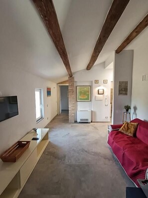 Standard-Doppelzimmer, Gartenblick | Wohnbereich