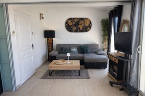 TV - Le Duplex Azur - Terrace & View Sainte-Maxime (Sainte-Maxime)