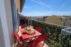 Outdoor dining - Le Duplex Azur - Terrace & View Sainte-Maxime (Sainte-Maxime)