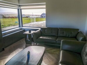 Living area - An Tobar (Gortmellia)