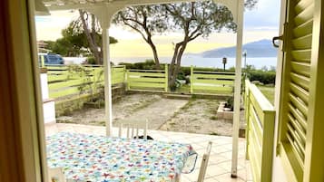 Comfort Apartment, 1 Bedroom, Sea View | Outdoor dining