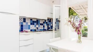 Comfort Apartment, 1 Bedroom, Sea View | Private kitchen