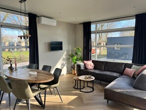 TV - Lodge 55 | 6 persoons chalet in Zennewijnen (Zennewijnen)