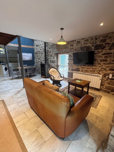Enchanted 2BR converted stone Barn where nature & comfort meet. 1hr from Dublin.
