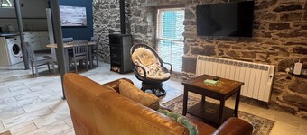 Enchanted 2BR converted stone Barn where nature & comfort meet. 1hr from Dublin.