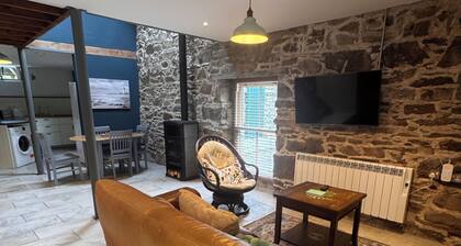 Enchanted 2BR converted stone Barn where nature & comfort meet. 1hr from Dublin.