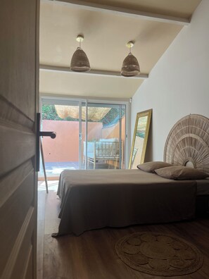 3 bedrooms, iron/ironing board, free WiFi, bed sheets - Cosy house with swimming pool in a quiet location - ideal for family vacations (La Seyne-sur-Mer)