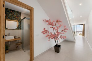 تجهيزات دش، مجففات شعر، مناشف