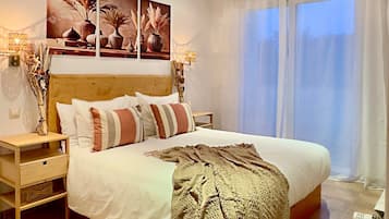 3 chambres, fer et planche à repasser, Wi-Fi, draps fournis
