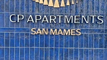 Standard-studio | Yksityiskohta ulkoa