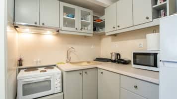 Oven, coffee/tea maker