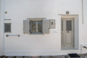 Exterior detail - Anna's apartment at Marmara of Paros (Paros)