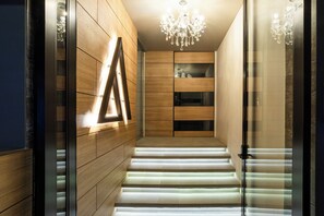 Pintu masuk properti