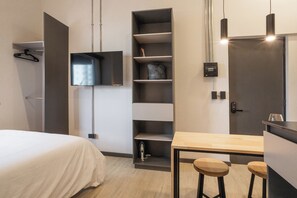 Standard Studio | Desk, free WiFi, bed sheets - Break Estudios Manizales (Manizales)