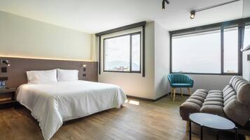 Estúdio luxo | Escrivaninha, Wi-Fi de cortesia, roupa de cama