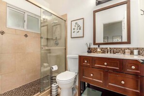 Shower, hair dryer, shampoo - 2BR Retreat: Pool, Tesla Charger, Near Attractions (Tempe)