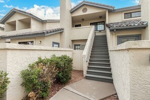 Exterior - 2BR Retreat: Pool, Tesla Charger, Near Attractions (Tempe)