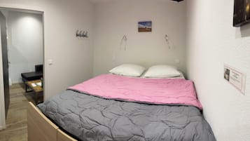Apartment, 2 Bedrooms, Non Smoking, Kitchen | Soundproofing, free WiFi