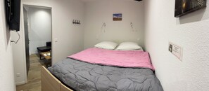 Apartment, 2 Bedrooms, Non Smoking, Kitchen | Soundproofing, free WiFi - Loft Los Angeles  (Baix)