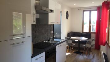 Leilighet, 2 soverom, ikke-røyk, kjøkken | Eget kjøkken