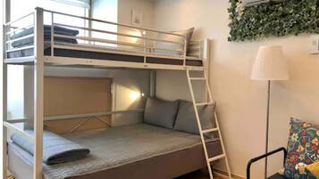 2 bedrooms, desk, iron/ironing board, free WiFi