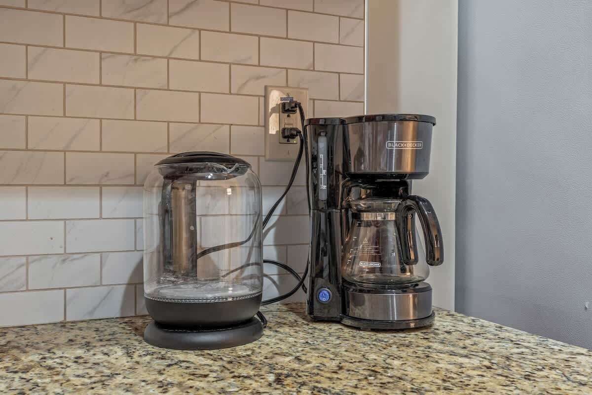 Kaffee und/oder Kaffeemaschine